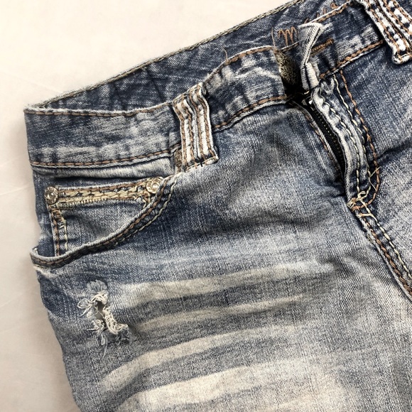 Distressed Jean Shorts Size 9/10 - Picture 6 of 10